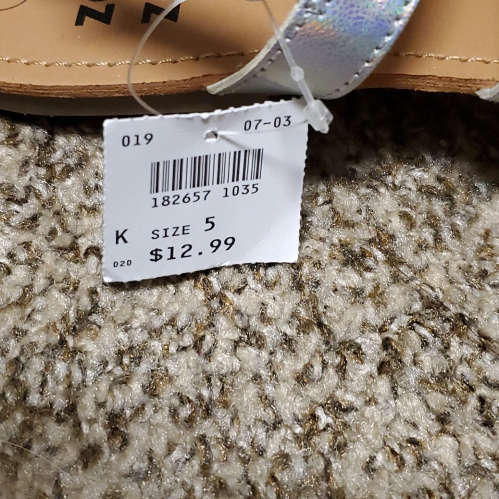 Sandals - Picture 4 of 4